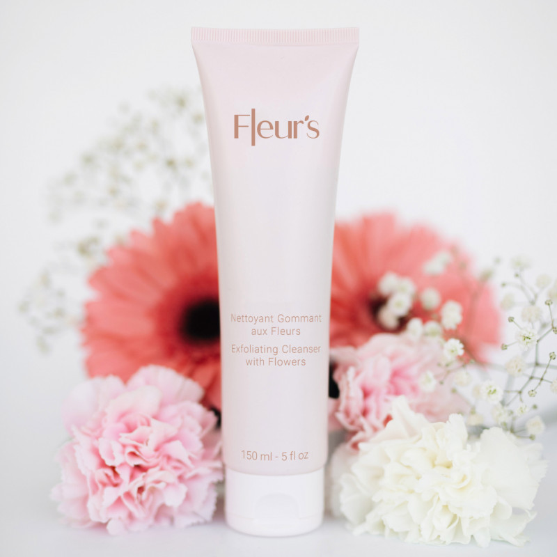 Exfoliating Cleanser with Flowers